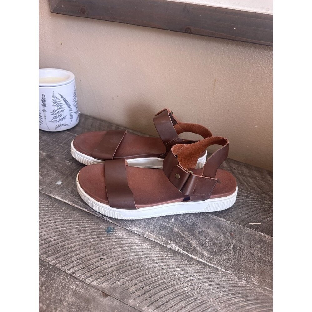 Mia Brown Ankle Strap Sandals With Buckle Closure & White Soles Size 8.5